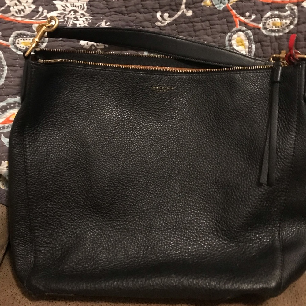 Used pebbled leather Tory Burch bag great condition